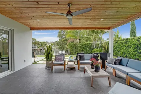 381 SE 3rd Street Pompano Beach FL 33060