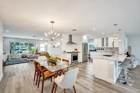 381 SE 3rd Street Pompano Beach FL 33060