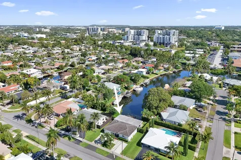 381 SE 3rd Street Pompano Beach FL 33060