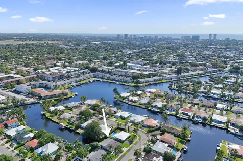 381 SE 3rd Street Pompano Beach FL 33060