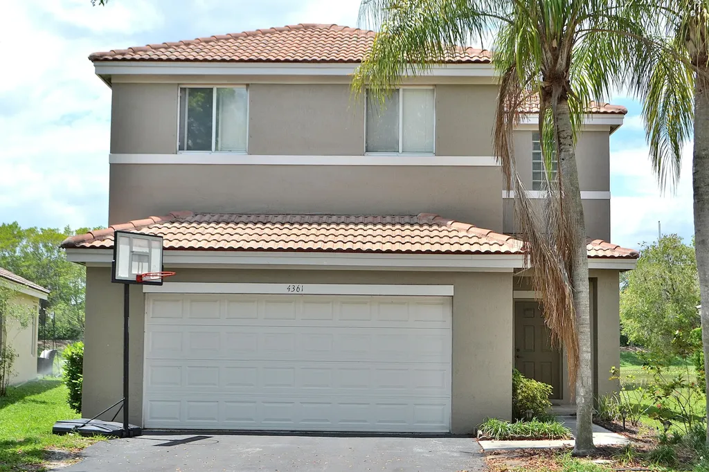 4361 Dogwood Circle Weston FL 33331