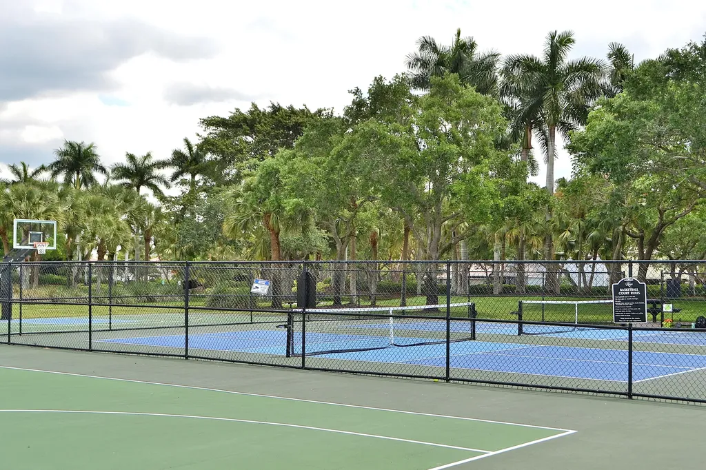 4361 Dogwood Circle Weston FL 33331