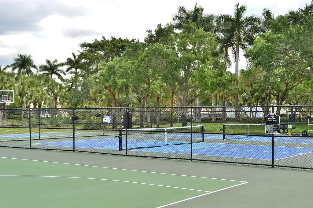 4361 Dogwood Circle Weston FL 33331