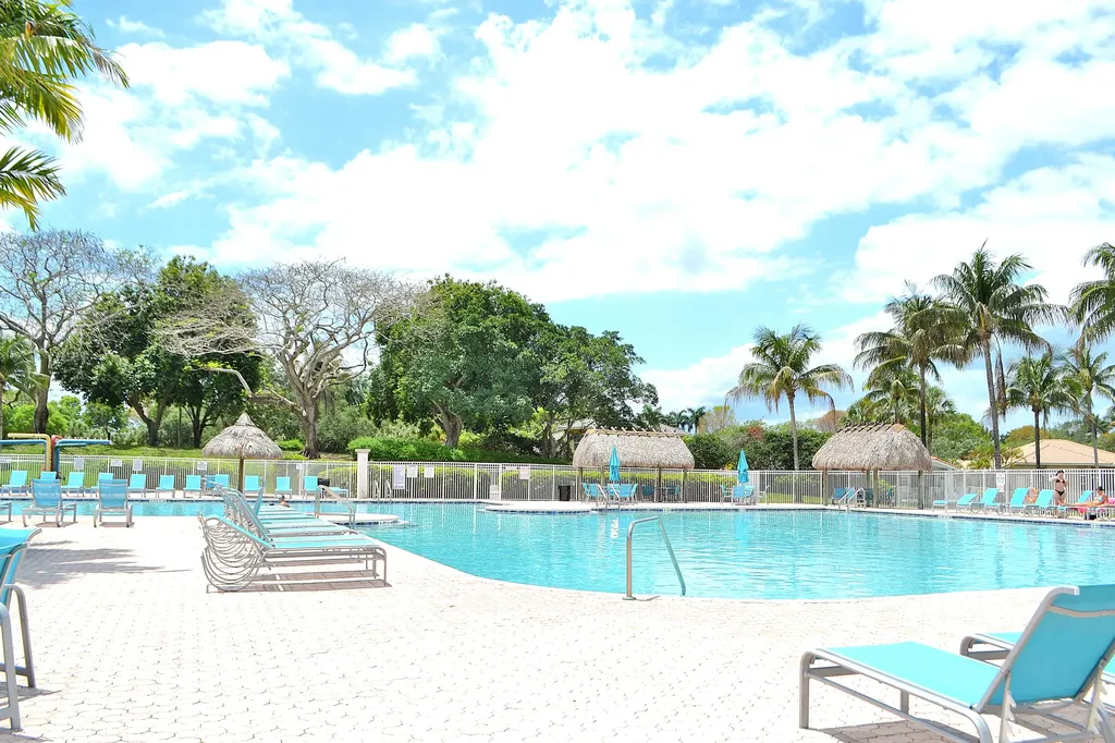 4361 Dogwood Circle Weston FL 33331