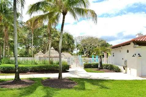 4361 Dogwood Circle Weston FL 33331