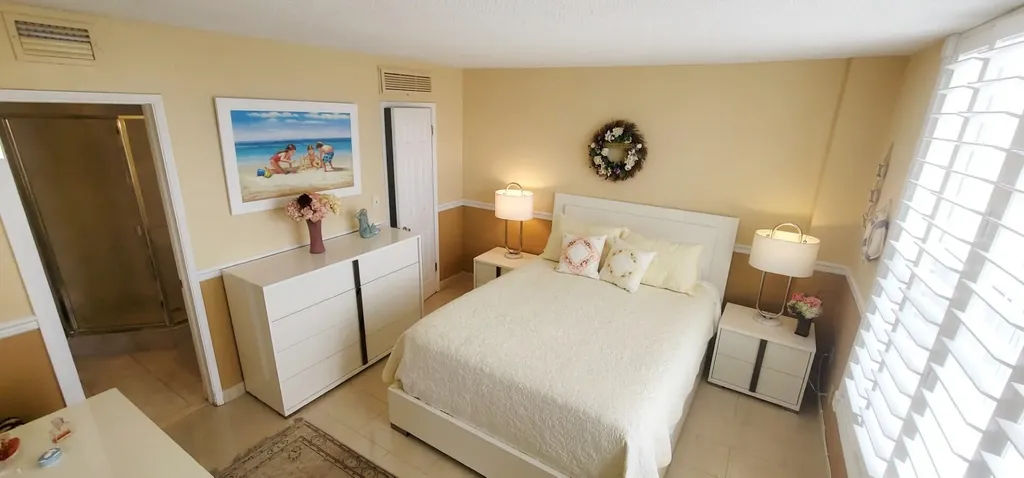 1051 Hillsboro Mile Hillsboro Beach FL 33062