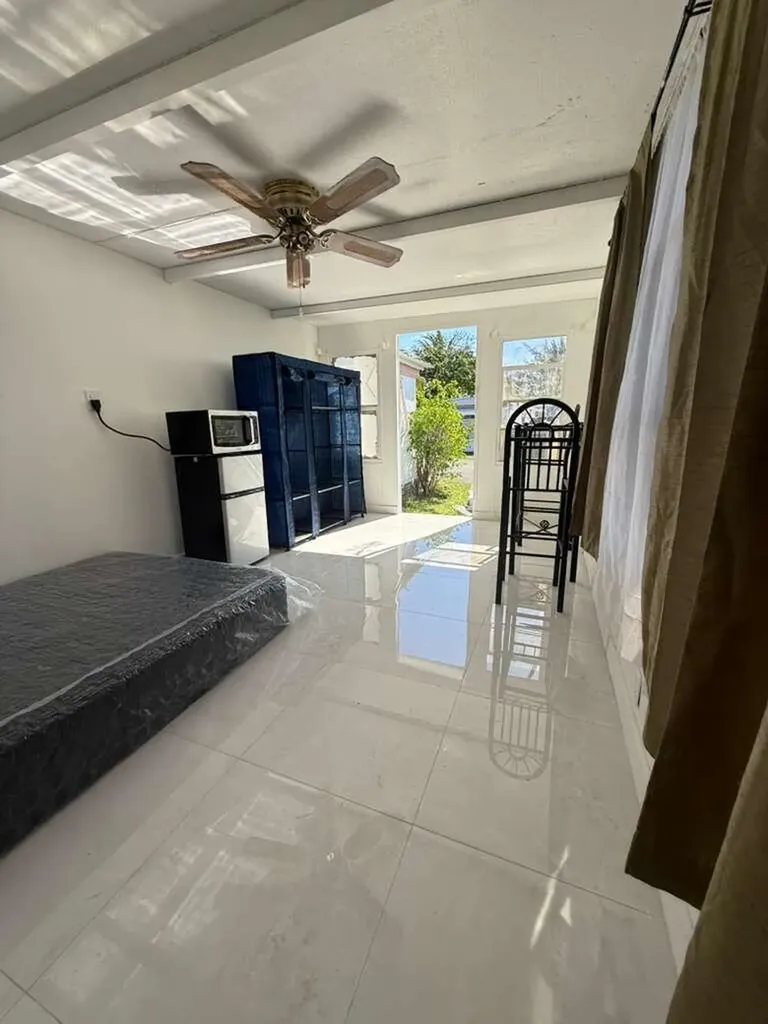 3461 SW 50th Terrace Davie FL 33314