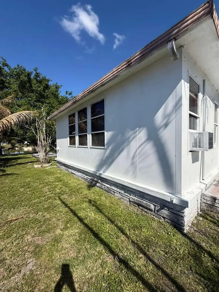 3461 SW 50th Terrace Davie FL 33314