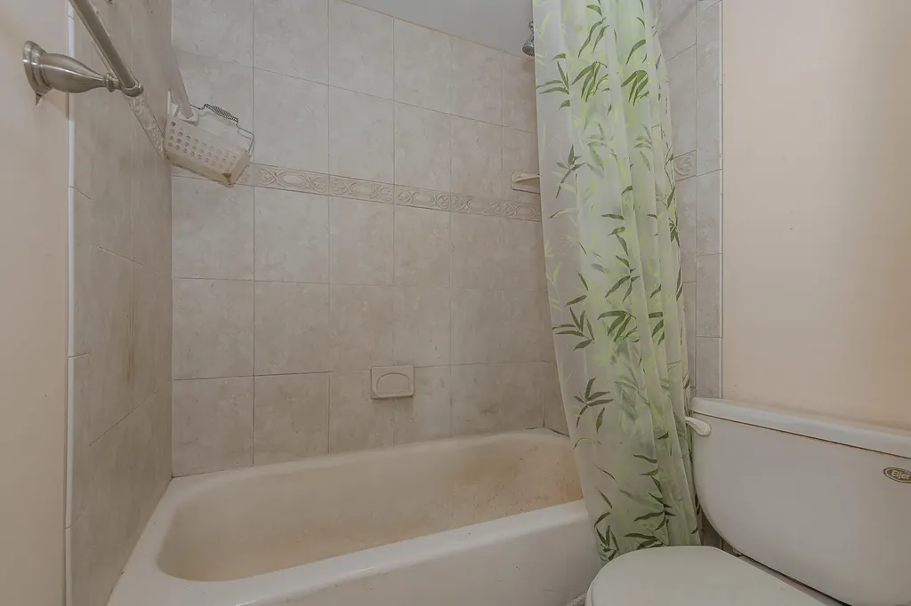 3955 N Nob Hill Road Sunrise FL 33351