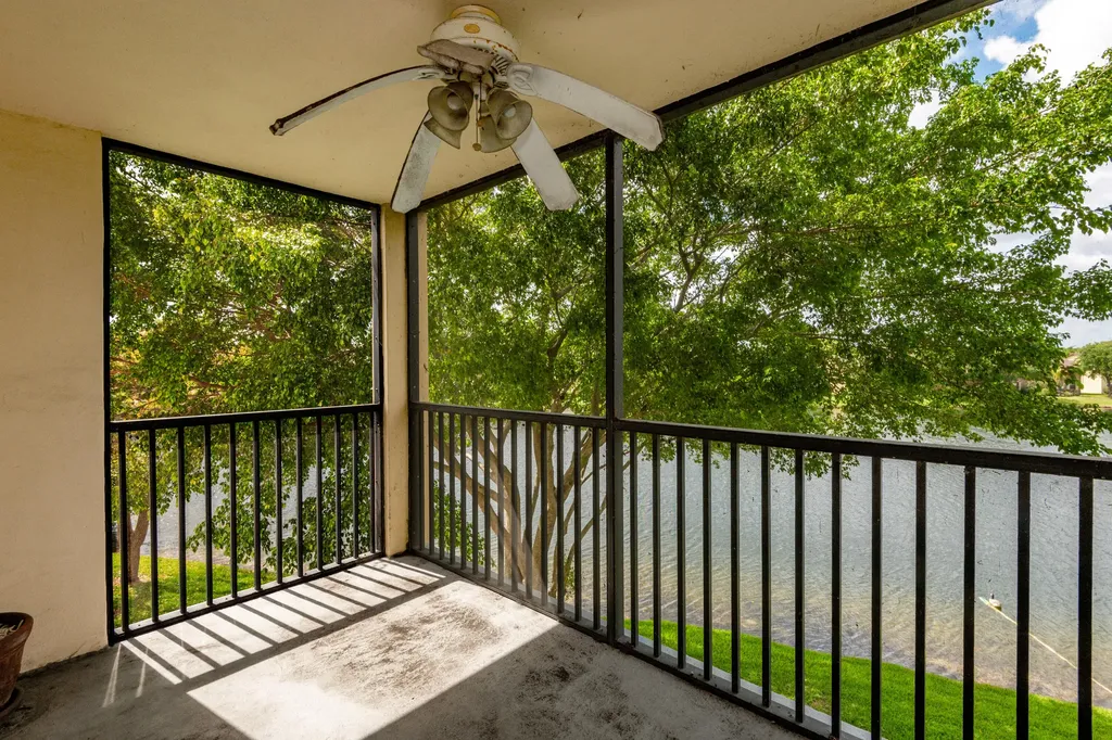 3955 N Nob Hill Road Sunrise FL 33351