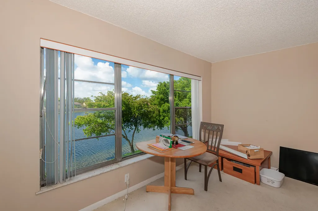 3955 N Nob Hill Road Sunrise FL 33351