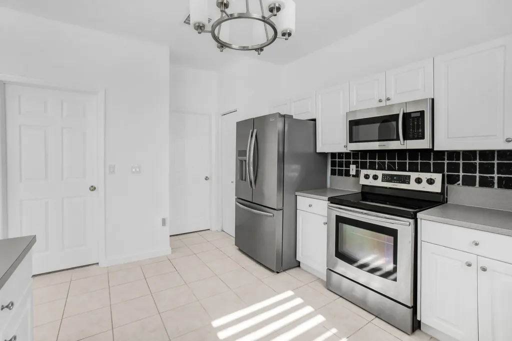 9002 SW 214th Lane Cutler Bay FL 33189