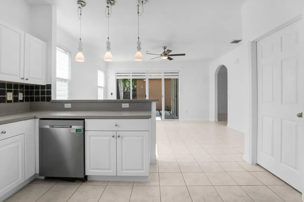 9002 SW 214th Lane Cutler Bay FL 33189