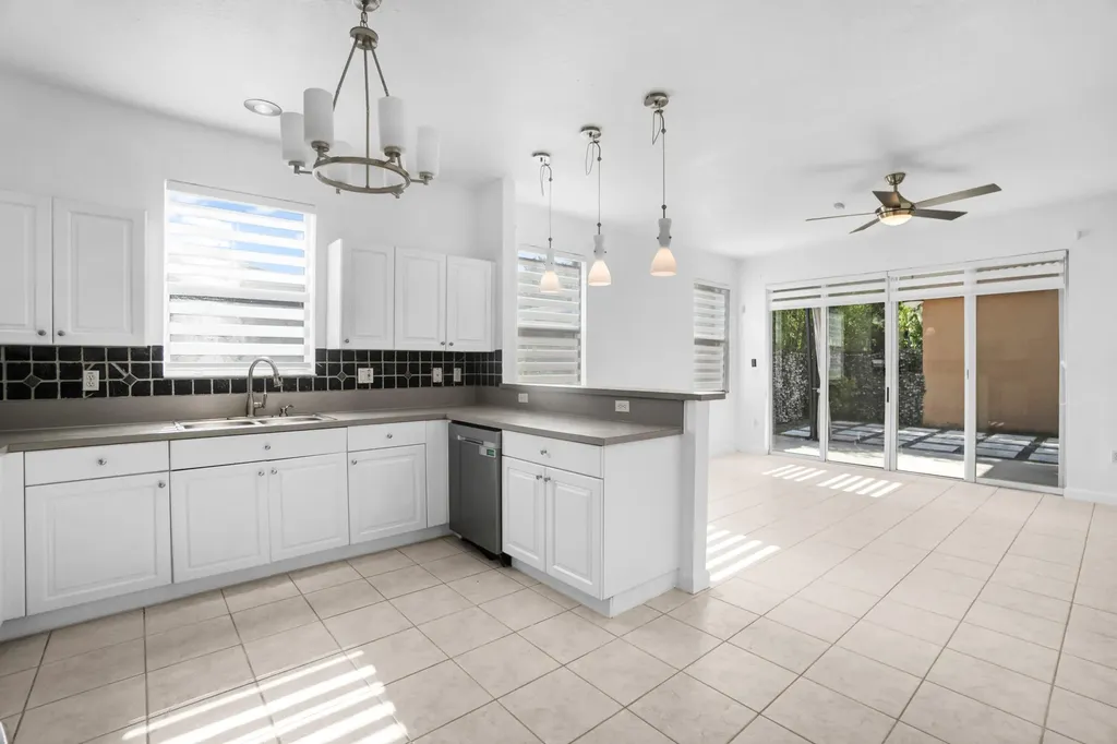 9002 SW 214th Lane Cutler Bay FL 33189