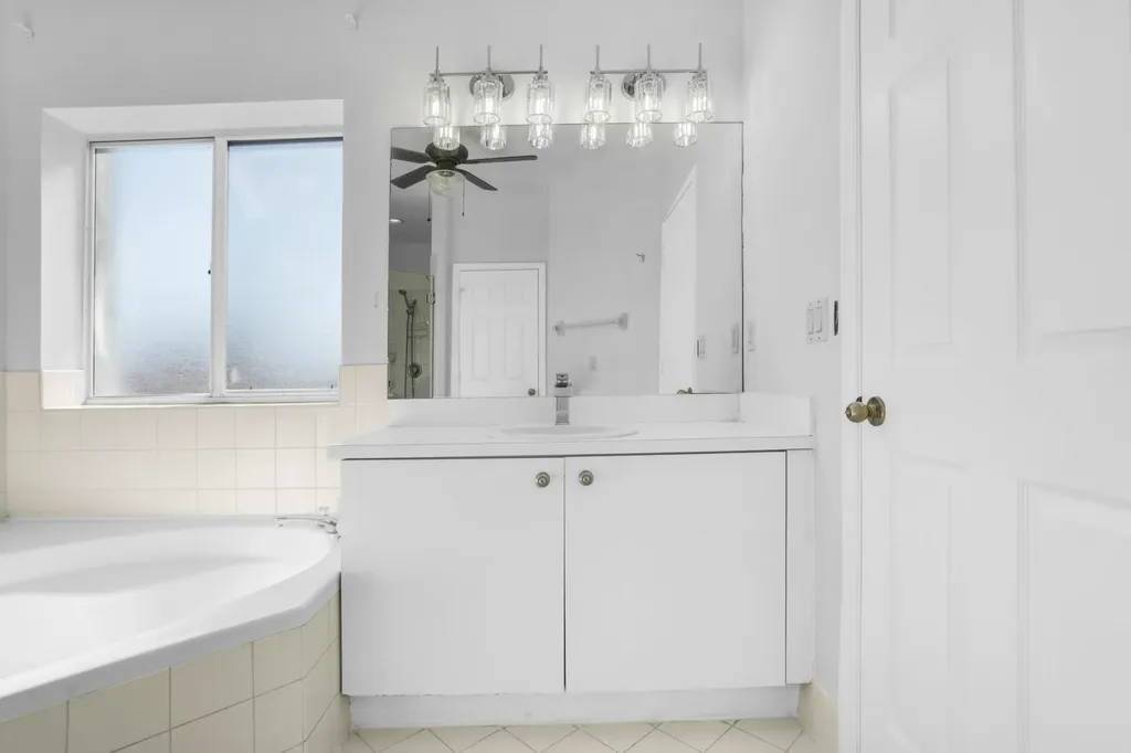 9002 SW 214th Lane Cutler Bay FL 33189