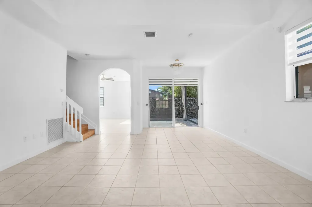 9002 SW 214th Lane Cutler Bay FL 33189