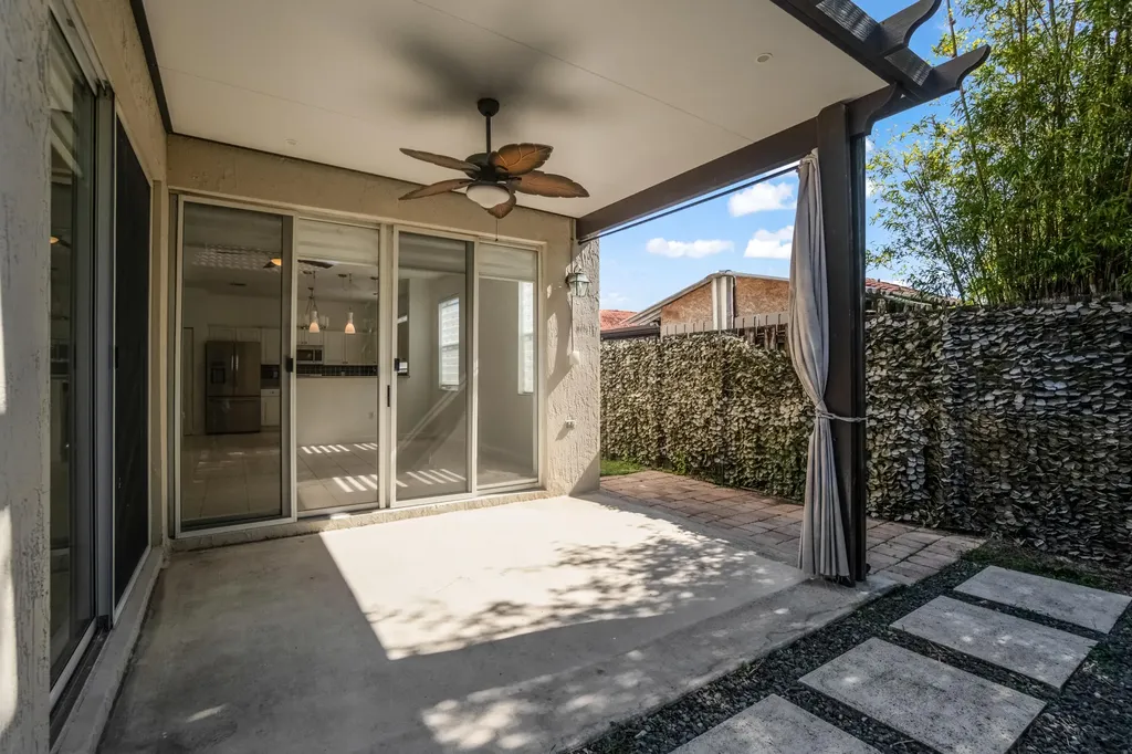 9002 SW 214th Lane Cutler Bay FL 33189