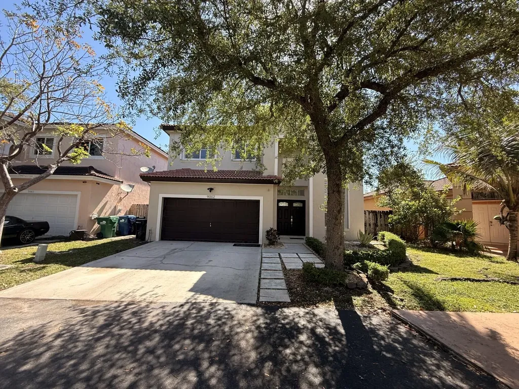 9002 SW 214th Lane Cutler Bay FL 33189