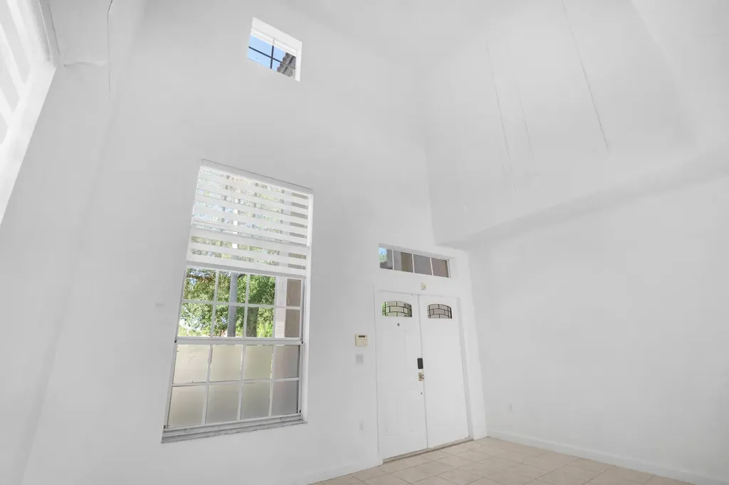 9002 SW 214th Lane Cutler Bay FL 33189