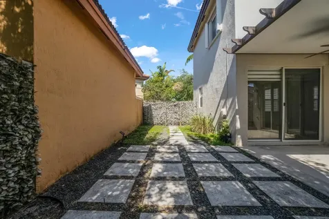 9002 SW 214th Lane Cutler Bay FL 33189