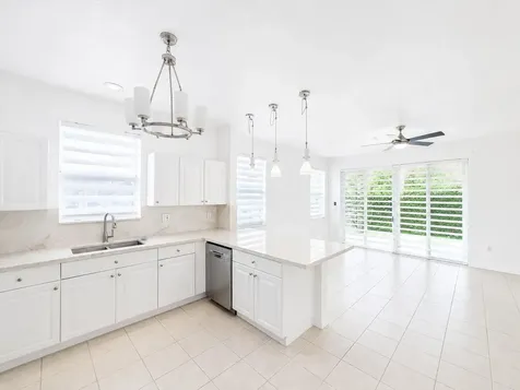 9002 SW 214th Lane Cutler Bay FL 33189