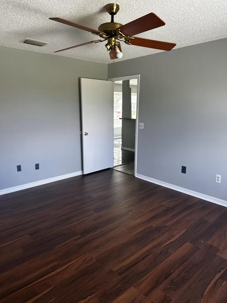 1021 SW Dubois Avenue Port St Lucie FL 34953