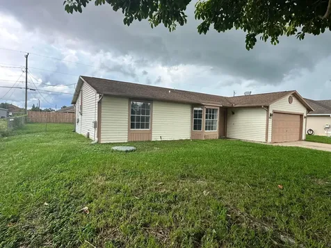 1021 SW Dubois Avenue Port St Lucie FL 34953