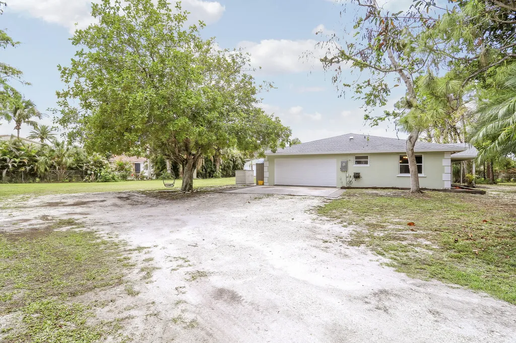 16296 81st Lane N The Acreage FL 33470