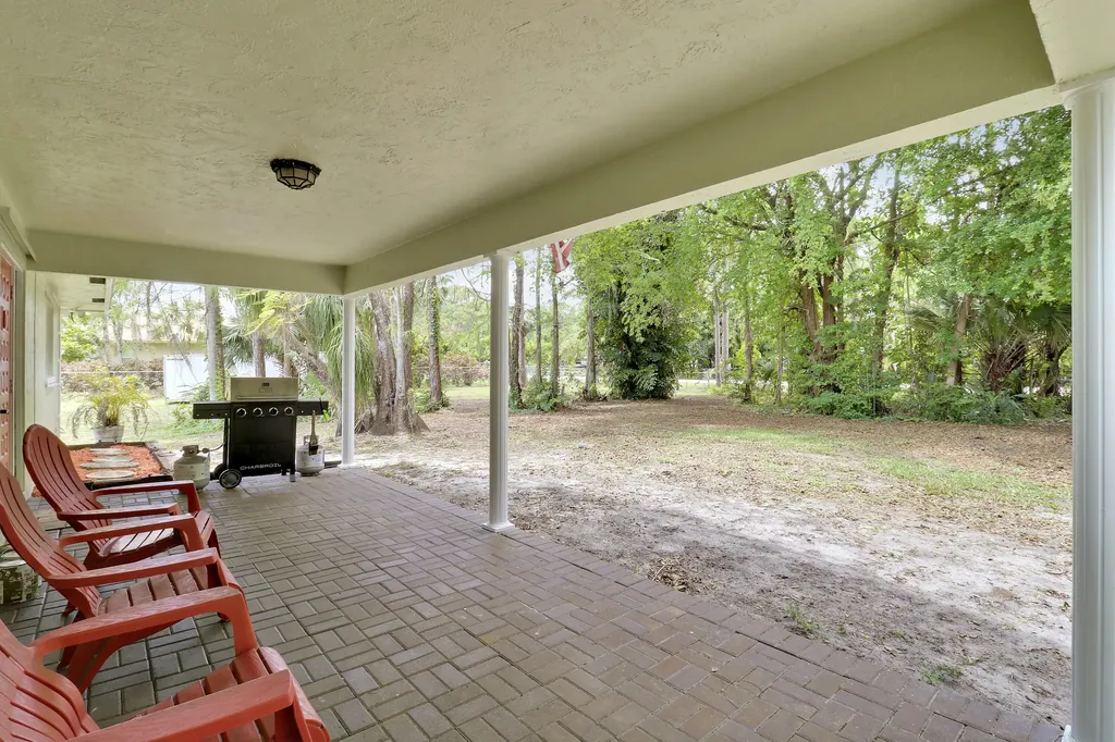 16296 81st Lane N The Acreage FL 33470