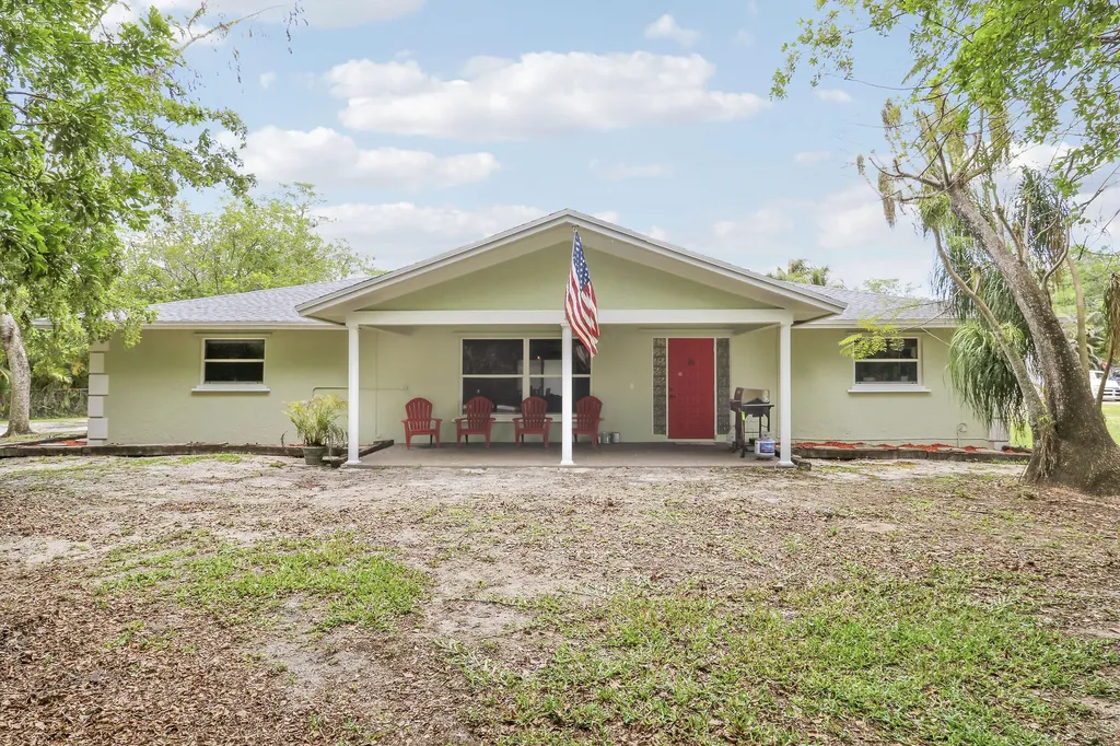 16296 81st Lane N The Acreage FL 33470