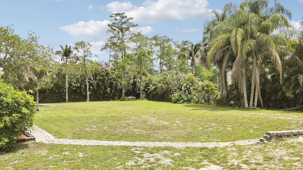 16296 81st Lane N The Acreage FL 33470