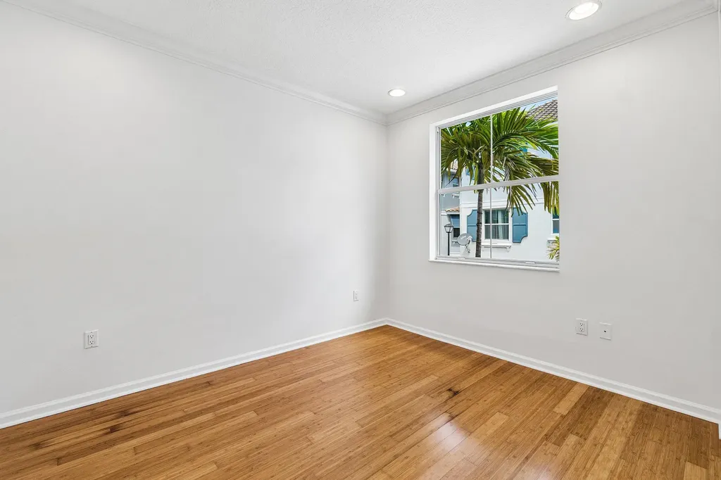 1359 Vía De Pepi Boynton Beach FL 33426