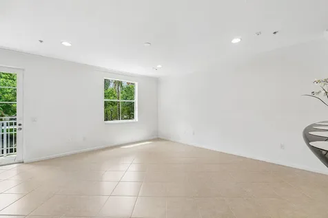1359 Vía De Pepi Boynton Beach FL 33426
