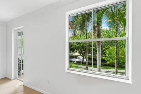 1359 Vía De Pepi Boynton Beach FL 33426