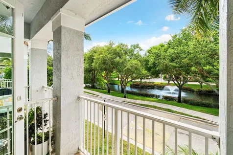 1359 Vía De Pepi Boynton Beach FL 33426