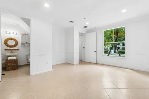 1359 Vía De Pepi Boynton Beach FL 33426