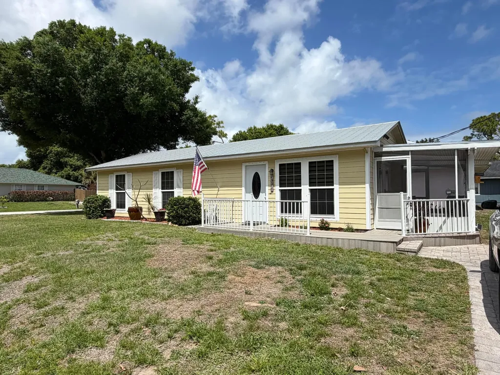 2326 SW 15th Street Street SW Vero Beach FL 32962