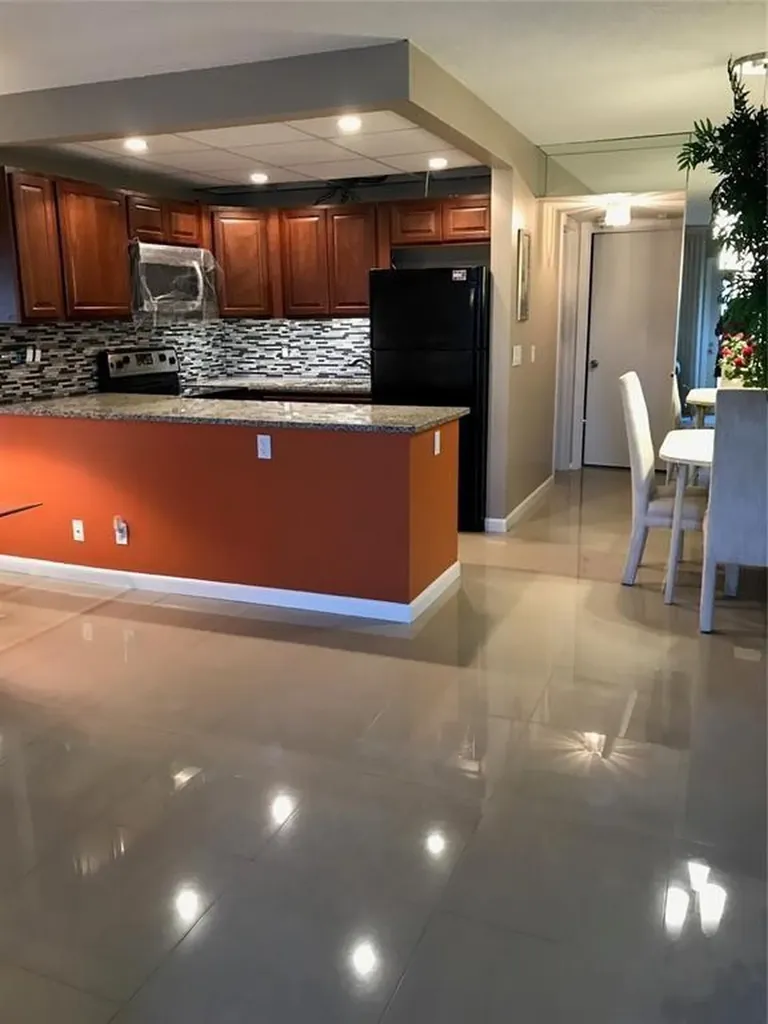 25 Newport B Deerfield Beach FL 33442