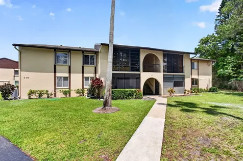 314 Pine Ridge Circle Greenacres FL 33463