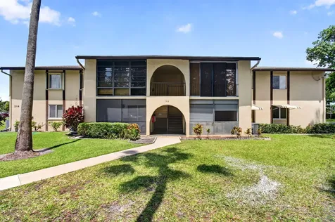 314 Pine Ridge Circle Greenacres FL 33463