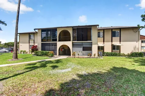 314 Pine Ridge Circle Greenacres FL 33463
