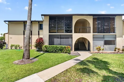 314 Pine Ridge Circle Greenacres FL 33463