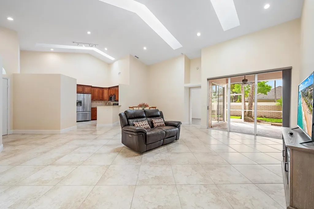 1802 Rosewood Way Palm Beach Gardens FL 33418