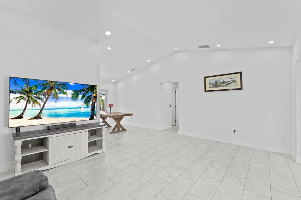 11831 NW 38th Place Sunrise FL 33323