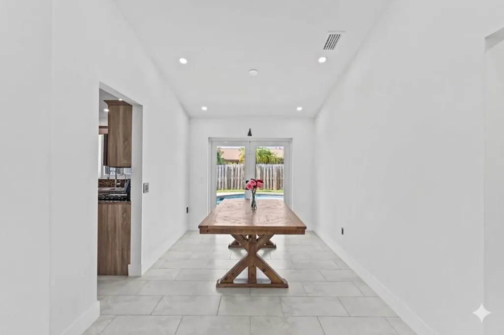 11831 NW 38th Place Sunrise FL 33323