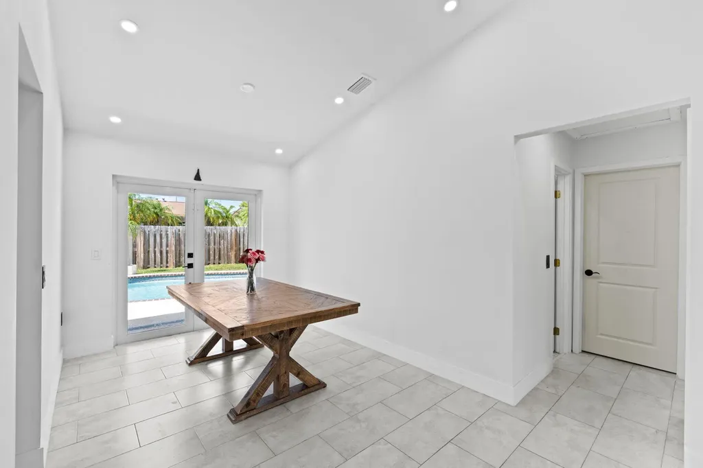 11831 NW 38th Place Sunrise FL 33323