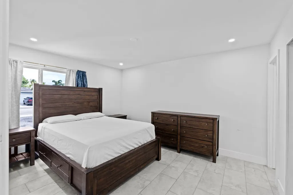 11831 NW 38th Place Sunrise FL 33323