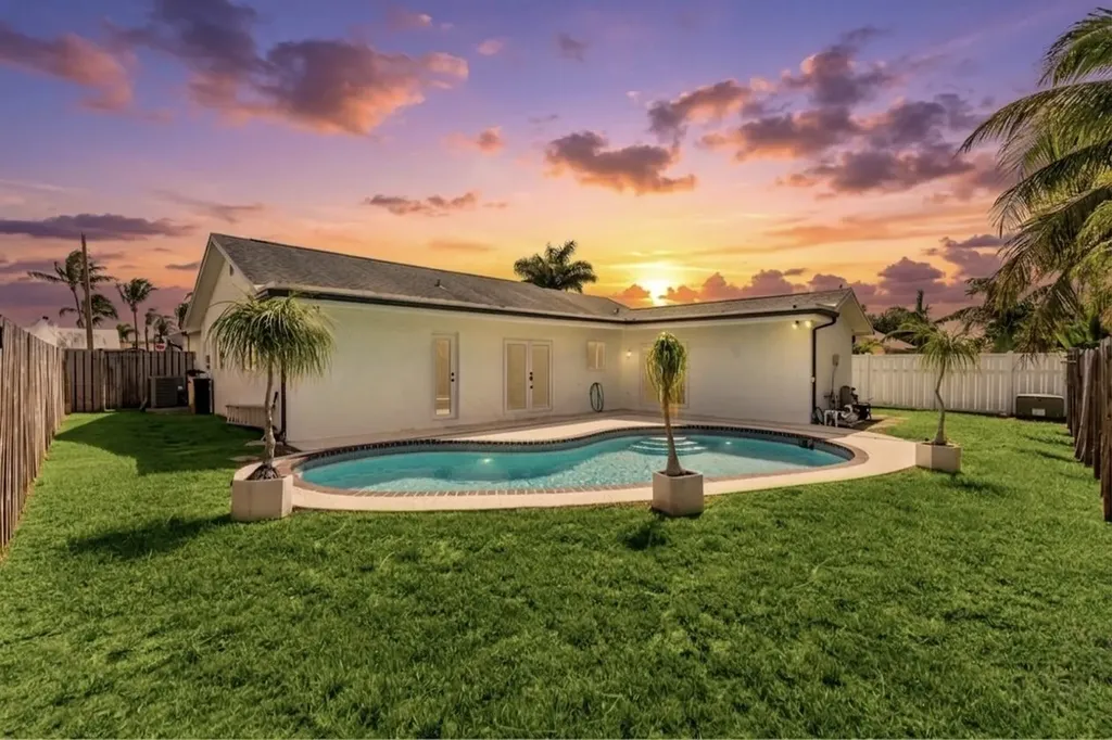 11831 NW 38th Place Sunrise FL 33323