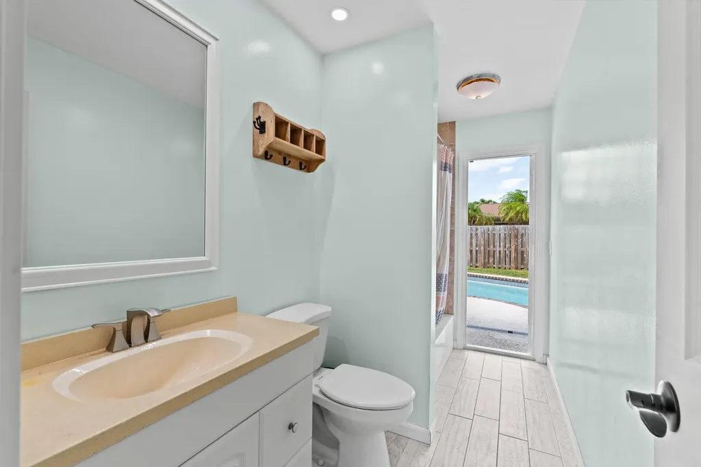 11831 NW 38th Place Sunrise FL 33323