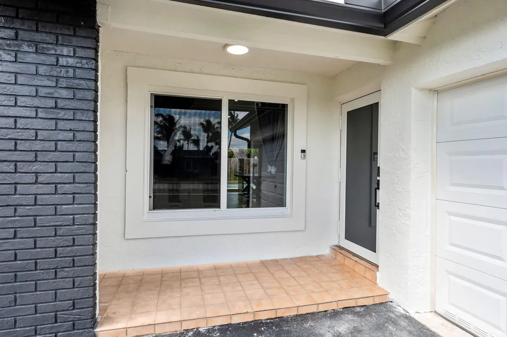 11831 NW 38th Place Sunrise FL 33323